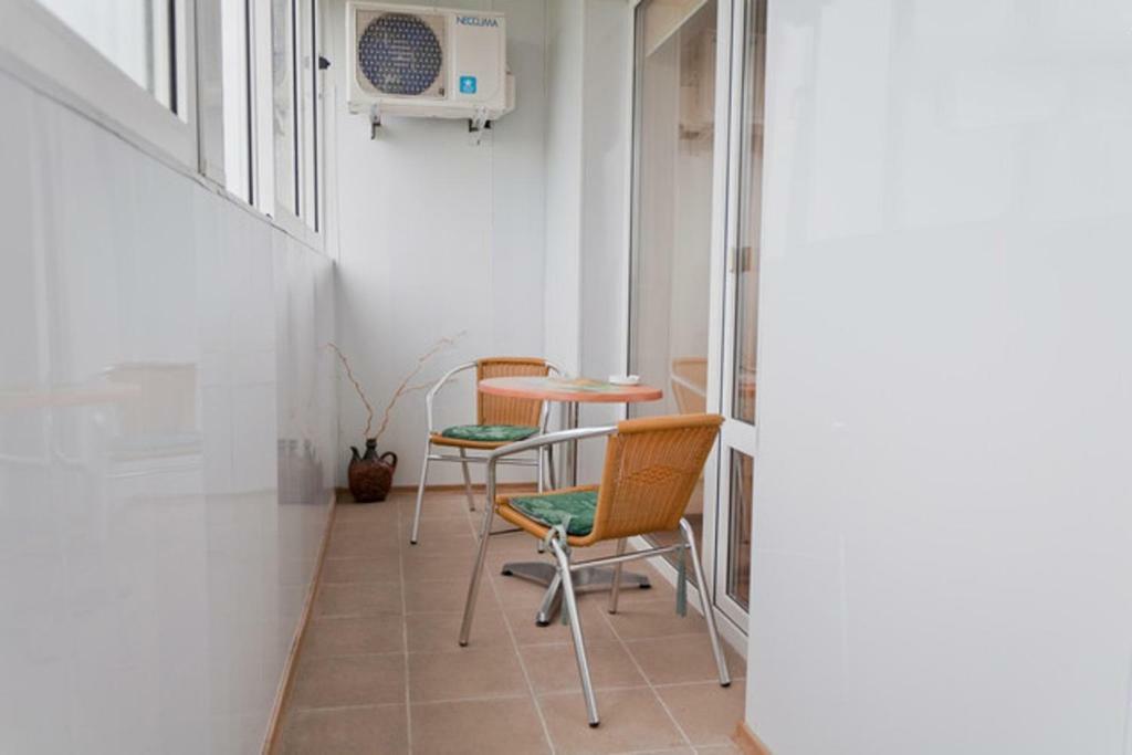 Modern Apartment With Panoramic View Near Metro 23August Харьков Экстерьер фото